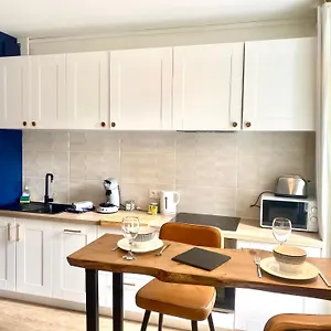 Apartment T2 Lumineux - Renove- - Centre Historique Dinan- Parking - Terrasse 
